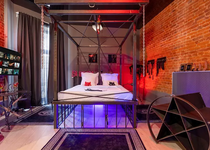 Bdsm Grey By Bast Location Manufaktura 18 Centrum Miasta , Idelny Na Prezent , Parking Na Terenie , Bardzo Wygodne Lozko ,ogromne Lustro ,tylko Dla Doroslych Adults Only *