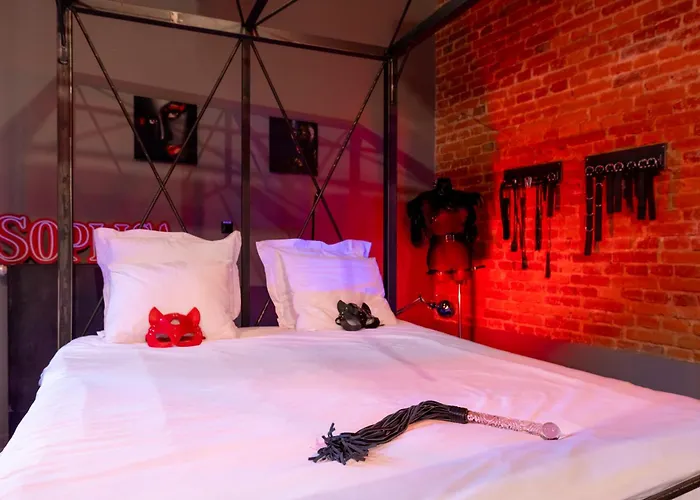 Apartman Bdsm Grey By Bast Location Manufaktura 18 Centrum Miasta , Idelny Na Prezent , Parking Na Terenie , Bardzo Wygodne Lozko ,ogromne Lustro ,tylko Dla Doroslych Adults Only