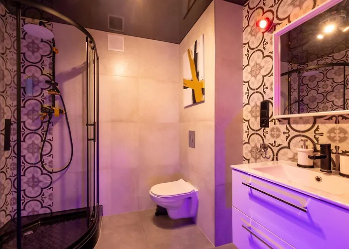 Bdsm Grey By Bast Location Manufaktura 18 Centrum Miasta , Idelny Na Prezent , Parking Na Terenie , Bardzo Wygodne Lozko ,ogromne Lustro ,tylko Dla Doroslych Adults Only *